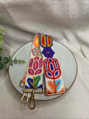 Embroidered Floral Guitar Strap - Multicolor